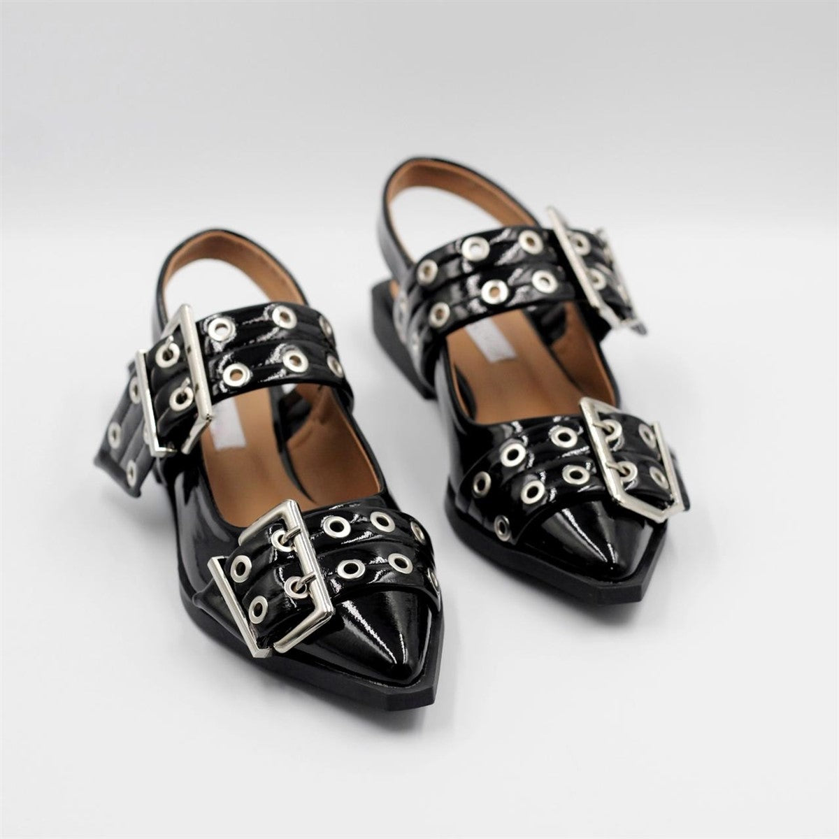 Flats Black