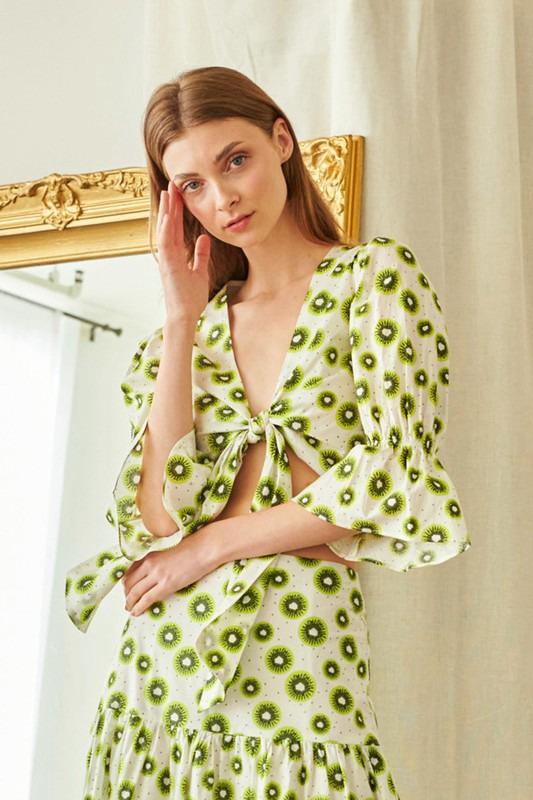 Top Front Tie Resort Kiwi