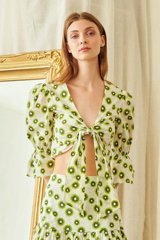 Top Front Tie Resort Kiwi
